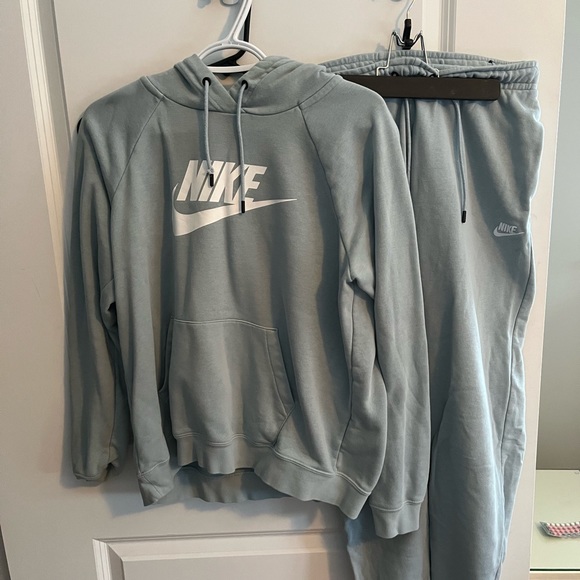 Nike matching track suit - Picture 1 of 1